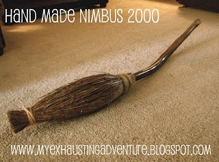 Home Made Harry Potter Broom Diy Harry Potter Broom, Quidditch Broom, Quidditch Brooms, Harry Potter Broom, Harry Potter Bathroom, Nimbus 2000, Hogwarts Party, Harry Potter Classroom, Harry Potter Quidditch