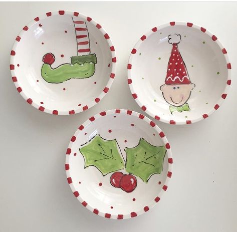 Xmas Ceramics, Cute Bowls, Christmas Pottery, Plate Painting, Elf Face, Diy Pottery Painting, Christmas Bowl, Leaf Bowl, Christmas Crafts To Make