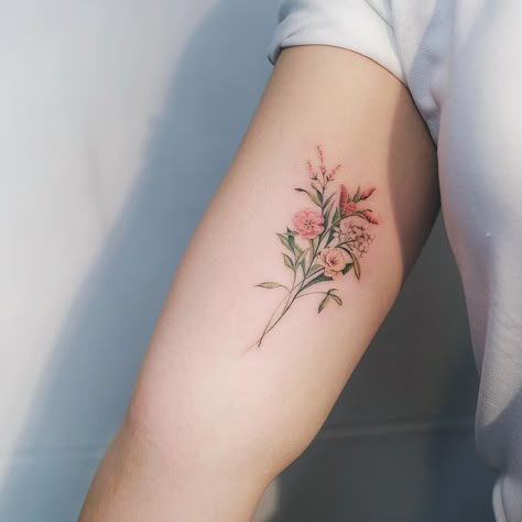 💐#nandotattoo#tattoo #tattoos #ink #inkspiration Colorful Flower Tattoo, Bodysuit Tattoos, Flower Bouquet Tattoo, Tattoo Girls, See Tattoo, Bouquet Tattoo, Shape Tattoo, Initial Tattoo, Muster Tattoos