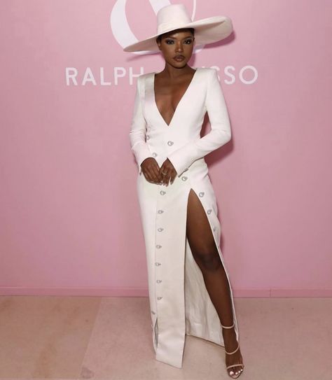 MEFeater Magazine on Twitter: "Ryan Destiny at the Ralph & Russo SS20 Fashion Show 💕… " Ryan Destiny, Ralph Russo, Couture Gowns, Style And Grace, Red Carpet Fashion, White Fashion, Fashion Killa, Couture Fashion, Fashion Photo