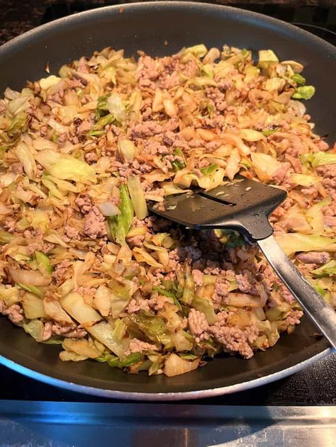 Cabbage And Ground Turkey, Ground Turkey And Cabbage, Turkey And Cabbage, Healthy One Pan Dinner, Stir Fry Recipes Healthy, Healthy Ground Turkey, Sauteed Cabbage, Egg Roll In A Bowl, Cabbage Stir Fry