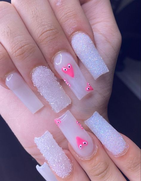 White Nails Acrylic Charms, Short Nails Acrylic Design For Summer, Square Acrylic Nails White Design, White Nail Designs Black Women, Nail Ideas Acrylic Pink And White, White Nails With Designs Birthday, Bday Nails Ideas Short Pink, White Short Birthday Nails, Pretty Nail Ideas Acrylic Summer