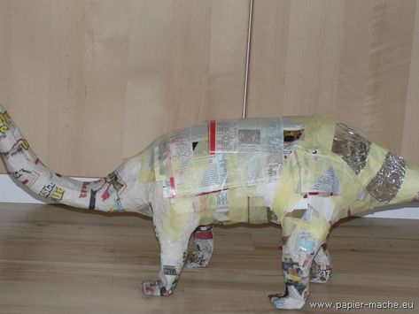 Jurassic Party Ideas, Festa Jurassic Park, Dinosaur Projects, Piñata Ideas, Dinosaur Themed Birthday Party, Dinosaur Crafts, Paper Mache Crafts, Animal Crafts For Kids, Dino Birthday