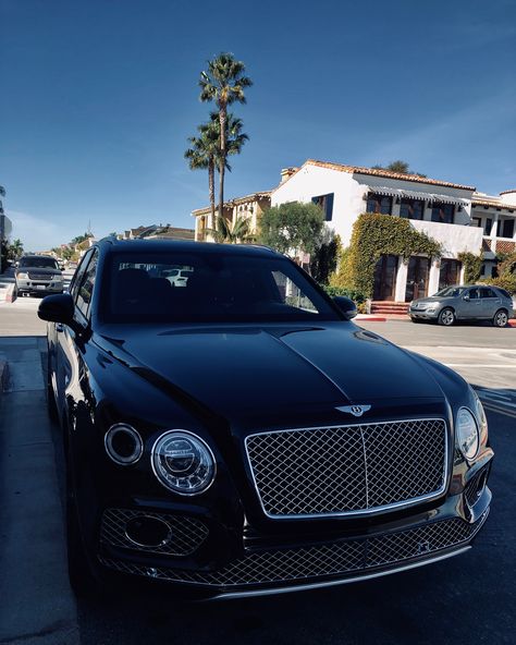 Bentley Bentayga Black, Bentley Aesthetic, Bentley Bentayga, Bentley Truck, Black Bentley, Luxury Lifestyle Women, Bentley Car, Shoes Sneakers Jordans, Lux Cars