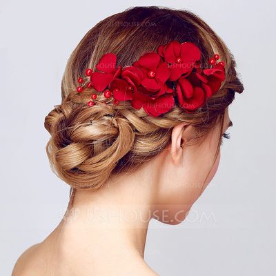 Red Flower Headband, Rose Headpiece, Flower Hair Pieces, Flowers In Her Hair, Headpiece Hairstyles, Flower Comb, Flower Red, Bridal Hair Flowers, Wedding Hair Clips