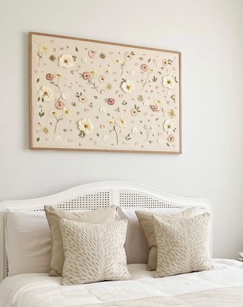 Textured Wall Design Ideas, Canvas Art Ideas Aesthetic, Flower Wall Decor Bedroom, Behind Bed Wall Decor, Painting Ideas 2023, Wedding Flower Preservation, Art And Painting, Acrylic Painting Ideas, 2023 Art