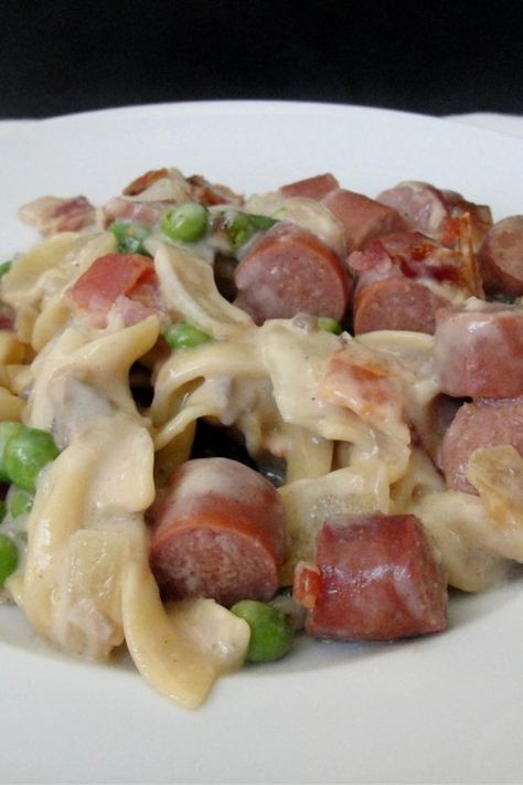 Hot Dog Noodle Casserole | "My family and I really enjoyed this recipe! We all love hot dogs, and this was such a great way to serve them. I prepared the recipe just as it is written, and I would not change a thing!" #allrecipes #dinnerideas #dinnerrecipes #dinnerdishes #familydinnerideas #supper #supperideas Hot Dog Pasta, Hot Dog Casserole, Ground Beef Breakfast, Hot Dogs Recipes, Noodle Casserole Recipes, Cast Iron Skillet Recipes, Noodle Casserole, Hot Dog Recipes, Frugal Meals