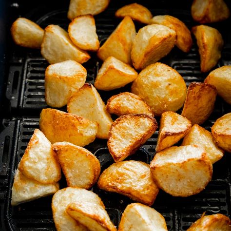 Roast Potatoes In Air Fryer, Air Fryer Roasted Potatoes, Potatoes In Air Fryer, Oven Roasted Whole Chicken, Pan Fried Pork Chops, Crunchy Potatoes, Fried Pork Chops, Whole Roasted Chicken, Airfryer Recipes