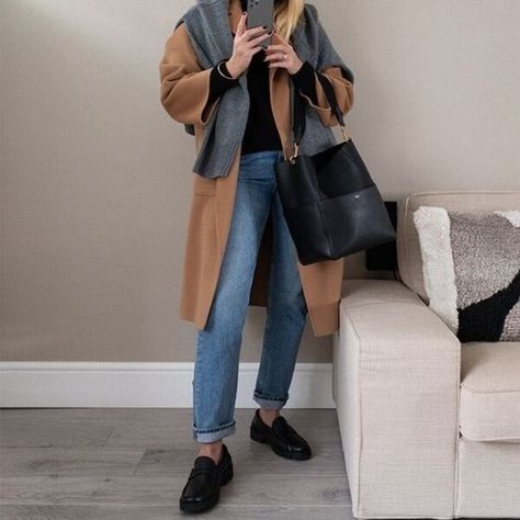 Chunky Loafers Outfit, Black Loafers Outfit, Loafer Outfits, Moccasins Outfit, Emma Hill, Loafers Outfit, Black Jeans Women, 2020 Fashion, Jeans For Short Women