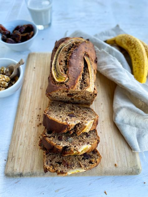 BUCKWHEAT BANANA BREAD WITH DATES, WALNUTS & RAISINS - Bites In The Wild Banana Bread With Dates, Buckwheat Banana Bread, Gluten Free Vegan Bread, Date Bread, Raisin Recipes, Flours Banana Bread, Yummy Healthy Breakfast, Walnut Bread, Gluten Free Banana Bread