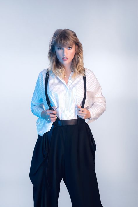 Taylor Swift 4k, Taylor Swift Photoshoot, Masc Women, Reputation Era, Taylor Swift Party, Taylor Swift Outfits, Taylor Swift Wallpaper, Long Live Taylor Swift, Live Taylor