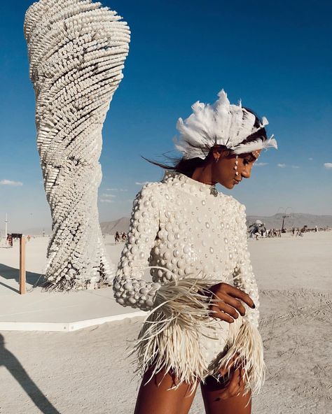 Re-Discover play ♻️ Re-Imagine normal ♻️ Re-Envision society ♻️ Re-Consider possibility ♻️Re-Think utopia ♻️ Re-Volution ♻️ Re-Cyclone. 📷:… Burning Man Fashion Woman, Estilo Burning Man, Burning Man Wedding, Africa Burn, Afrika Burn, Burning Men, Festival Mode, Burning Man Costume, Festival Inspo