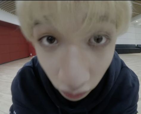 chan icon #straykids #bangchan Chan Icons, Silly Kids, Straykids Bangchan, Chris Chan, I Want To Cry, Skz In Cute, Kids Icon, Homeless Children, Felix Stray Kids