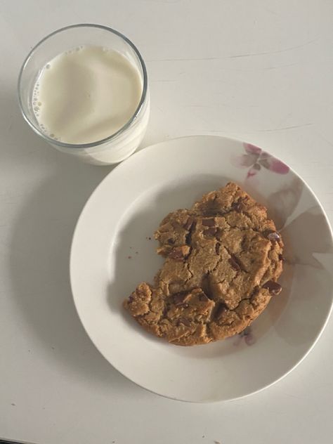 Cookies And Milk Aesthetic, Milk And Cookies Aesthetic, Milk Cookies Recipe, Milk Aesthetic, Aesthetic Foods, Cookies And Milk, Vanilla Sugar Cookie, Whisper Coquette, Crochet Aesthetic