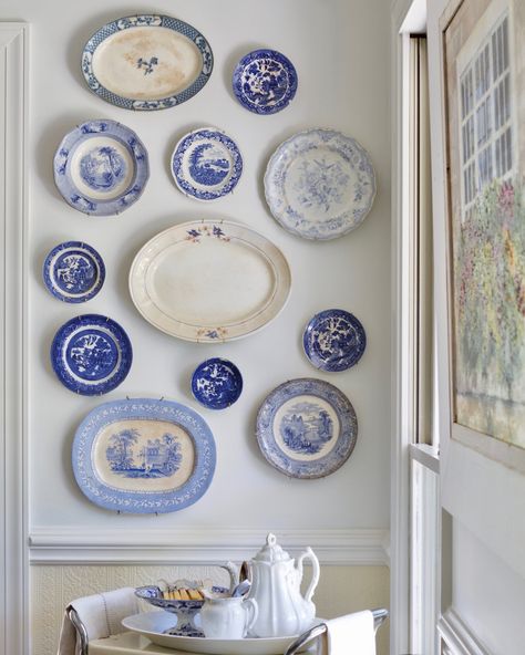 Ironstone Display, Plate Walls, Blue And White Plates, Bedroom Designs For Couples, Country Dining Rooms, Southern Lady, Blue White Decor, Plate Wall Decor, Plate Wall