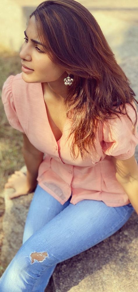 Movies Bollywood, Samantha Akkineni, Samantha Ruth Prabhu, Mobile Wallpaper Android, Samantha Ruth, Hd Phone Wallpapers, Telugu Movies, Bollywood Movies, Bollywood Actress