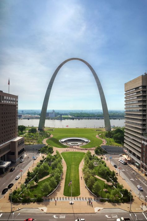 Eero Saarinen’s Gateway Arch Renovation Project Nears Completion | Architectural Digest Eero Saarinen Architecture, Landscape Architecture Park, Saint Louis Arch, St Louis Arch, Landscape Architecture Diagram, The Gateway Arch, Beginners Landscaping, Gate Way, Landscape Architecture Drawing