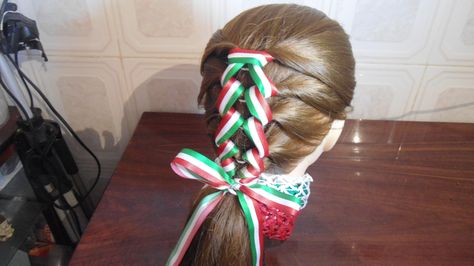 Hola!!! aqui les comparto una trenza que elabore utilizando listón tricolor perfecto para salir a festejar la fiestas patrias. espero que les guste Saludos!!! Beauty Elixir, Tri Color, Hair Wrap, I Hope, For Free, Hair Styles, Hair, Beauty