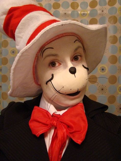 wow. what a nose. Cat In The Hat Seussical, Cat In The Hat Costume, Seussical Costumes, Purim Costumes, Amazing Halloween Costumes, Halloween Clothes, White Halloween, Scary Halloween Costumes, Homemade Costumes