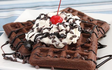 What could be better than waffles? Chocolate waffles, of course. This easy recipe starts with a box of Betty Crocker SuperMoist cake mix, and can be topped with maple syrup, whipped cream or even ice cream. Cake Mix Waffles, Waffle Iron Recipes, Dessert Waffles, Waffle Maker Recipes, Chocolate Waffles, Waffle Cake, Torte Cupcake, Breakfast Waffles, Chocolate Cake Mixes