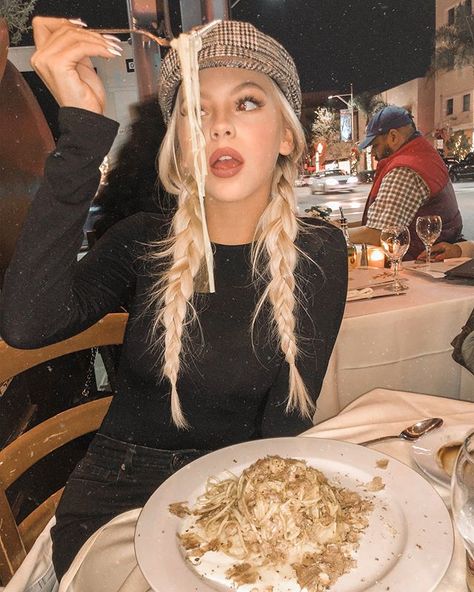 pasta lover 🍴💛 Jordy Jones, Jorden Jones, Lip Goals, Luna Blaise, Jordan Jones, Baby Ariel, Artsy Pictures, Jordyn Jones, Loren Gray