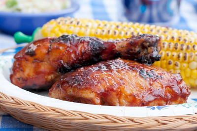 Root Beer Chicken | MrFood.com Root Beer Chicken, Green Beans Side Dish, Beer Chicken, Bbq Menu, Chicken Main Dishes, Beer Recipes, Food Test, Poultry Recipes, Meat Dishes