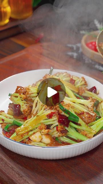 Chinese Cauliflower Recipes, Cauliflower Seasoning, Chinese Cauliflower, Cauliflower Fry, Cooked Cauliflower, Chicken Bouillon Powder, Soybean Paste, Vegetable Stir Fry Recipe, Chinese Stir Fry