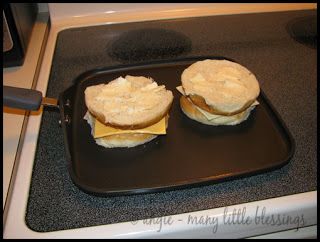 Leftover Hamburger Buns, Cheesy Sandwich, Grilled Ham And Cheese, Making Grilled Cheese, About Ideas, Grilled Ham, Grilled Cheese Sandwiches, Ham And Cheese Sandwich, Hamburger Buns