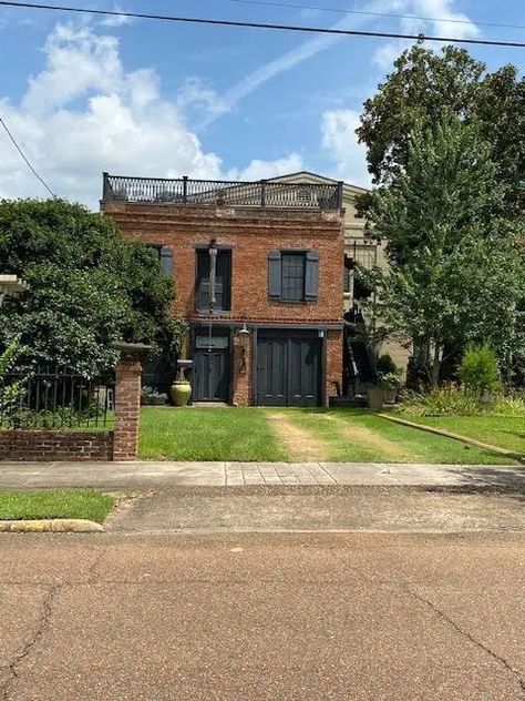 Small Industrial House Exterior, Small Industrial House, Industrial House Plans, Roof Top Patio, Industrial House Exterior, Natchez Ms, Warehouse Living, Brick Store, Warehouse Home