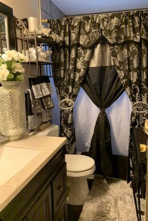 Damask Bathroom Decor, Baddie Bathroom Ideas, Glamorous Bathroom Decor, Glamorous Bathroom, Beautiful Bathroom Decor, Black Bathroom Decor, Bathroom Counter Decor, Bathroom Towel Decor, Bathroom Decor Themes