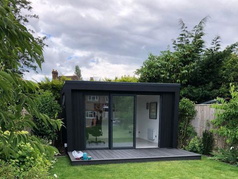 Black clad garden rooms by Ark Design Build-2 Small Garden Office, Garden Office Shed, Black Cladding, Green Roof System, Larch Cladding, Garden Pods, Narrow Garden, Cedar Garden, External Cladding