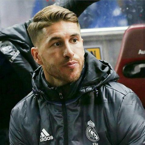 Mens Soccer Haircut, Sergio Ramos Haircut, Ramos Haircut, Soccer Players Haircuts, Football Hairstyles, Hair Cuts 2017, Mens Hairstyles Fade, Mens Haircuts Short Hair, Classic Haircut