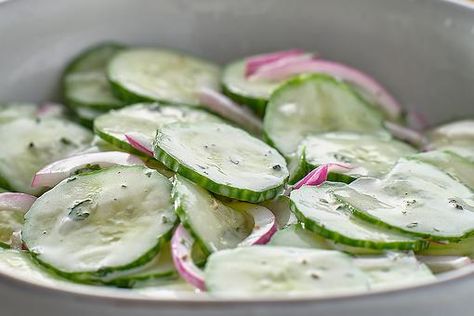 Cucumber Salad Mayo, Paleo Cucumber Salad, Cucumber Salad With Mayo, Vegan Cucumber Salad, Vegan Cucumber, Easy Cucumber Salad, Cucumber Dill Salad, Cucumber Salad Recipe, Creamy Cucumber Salad