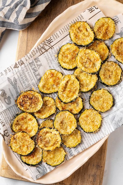 Easy Oven Baked Zucchini Crisps with Parmesan Zucchini Crisp, Oven Baked Zucchini, Zucchini Fries Baked, Zucchini Parmesan Crisps, Zucchini Ribbon Salad, Oven Baked Chips, Creamy Zucchini Soup, Zucchini Chips Recipe, Zucchini Crisps