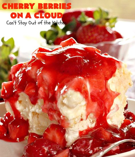 Berries On A Cloud, Meringue Crust, Dessert Aux Fruits, Cherry Recipes, Cherry Pie Filling, Desserts To Make, Yummy Sweets, Cherry Pie, Eat Dessert