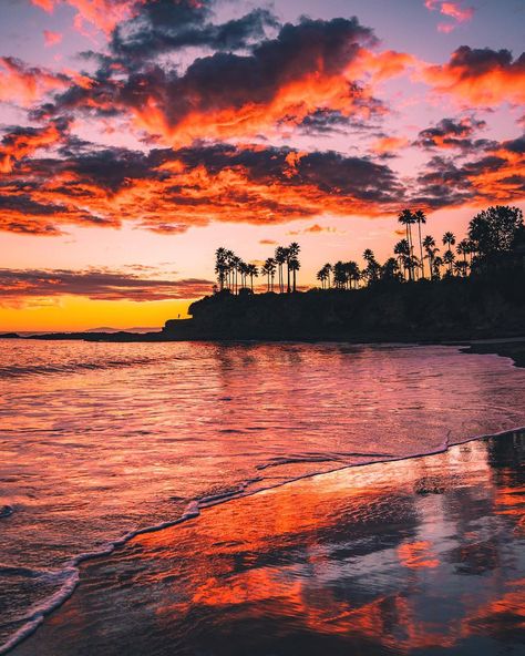 What do you do when the floor and sky is lava? 🌋 Sunset California, Laguna Beach California, California Sunset, Aesthetic Picture, Beach Wallpaper, California Photography, On The Road Again, Travel Beauty, Beach California