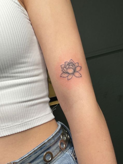 Tattoo Ideas Water Lily, Lily Pad Flower Tattoo, Water Lilly Tattoo Design, Water Lilly Tattoos, Dainty Lotus Tattoo, Dainty Lotus Flower Tattoo, Flower On Wrist Tattoo, Front Of Wrist Tattoo, Waterlily Tattoo Design