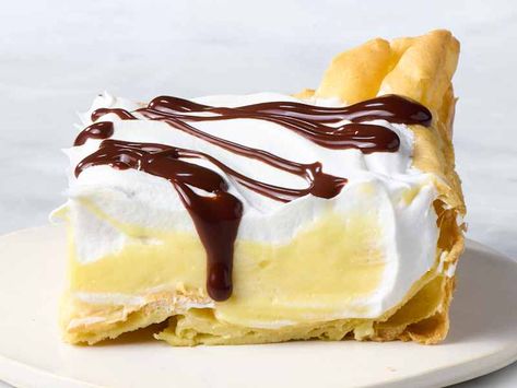 This Easy "Cream Puff Cake" Tastes Just Like the Beloved French Pastry Fast Deserts, Cream Puff Cake, Puff Cake, Cream Puff Cakes, Polish Cookies, Main Recipes, French Cream, Orange Muffins, Southern Desserts