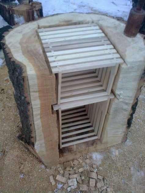 Backyard Beehive, Bee Hive Plans, Backyard Bee, Raising Bees, Beekeeping Equipment, Backyard Beekeeping, Bee Boxes, Bee House, Bee Farm