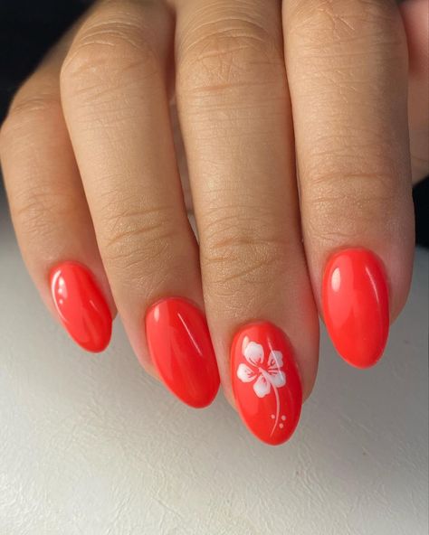 Nails With A Flower Design, Coral Hibiscus Nails, Simple Summer Nails No Design, Nail Designs Hawaiian Flowers, How To Do Hawaiian Flowers On Nails, Red Nails With Hibiscus Flower, Aloha Flower Nails, Pretty Nails With Designs, Nail Designs Hibiscus Flower