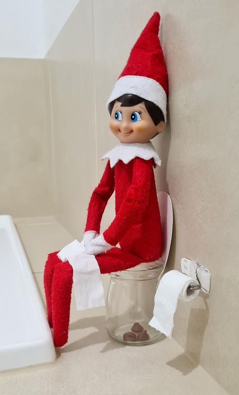 Elf On The Shelf In Bathroom, Bathroom Elf Ideas, Elf On The Shelf With Toilet Paper, Elf In Bathroom Ideas, Elfo Travieso Ideas, Elf Pranks Funny, Elf On The Shelf Bathroom Mirror, Elf On The Shelf Potty Training, Elf On The Shelf Ideas Bathroom