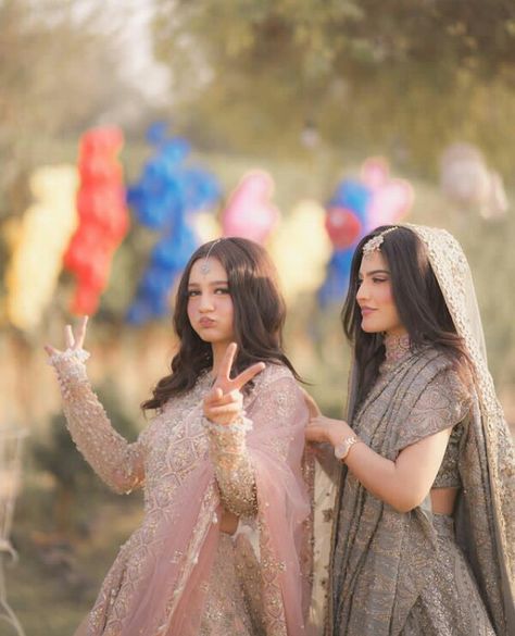 Faisal Sisters, Iqra Kanwal, Sisters Photography Poses, Pakistani Wedding Dance, Sister Wedding Dress, Mother Daughter Poses, Best Friend Images, Long Bridal Hair, Sisters Photoshoot Poses