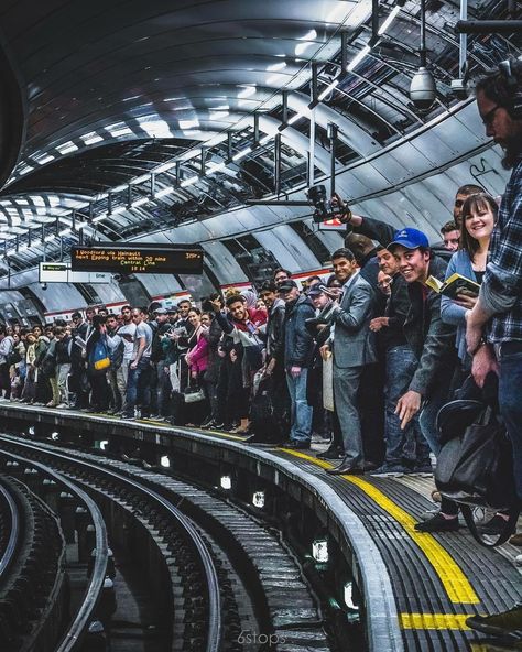 Luke Collins, Underground Tube, London Underground Stations, A Level Photography, London Tube, U Bahn, London Transport, Photography Competitions, London Instagram