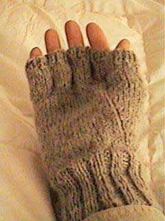 Men's Fingerless Gloves - Free Pattern Knitted Gloves Mittens, Fingerless Gloves Knitted Pattern, Glove Pattern, Gloves Pattern, Fingerless Mitts, Fingerless Gloves Knitted, Fingerless Mittens, Mittens Pattern, Wrist Warmers