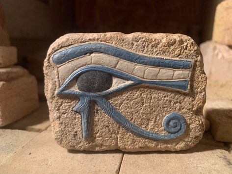 Egyptian Eye Symbol, Horus Tattoo, The Eye Of Horus, Carving Sculpture, Protection Symbols, Symbol Of Protection, Rocks And Fossils, Eye Symbol, Left Eye