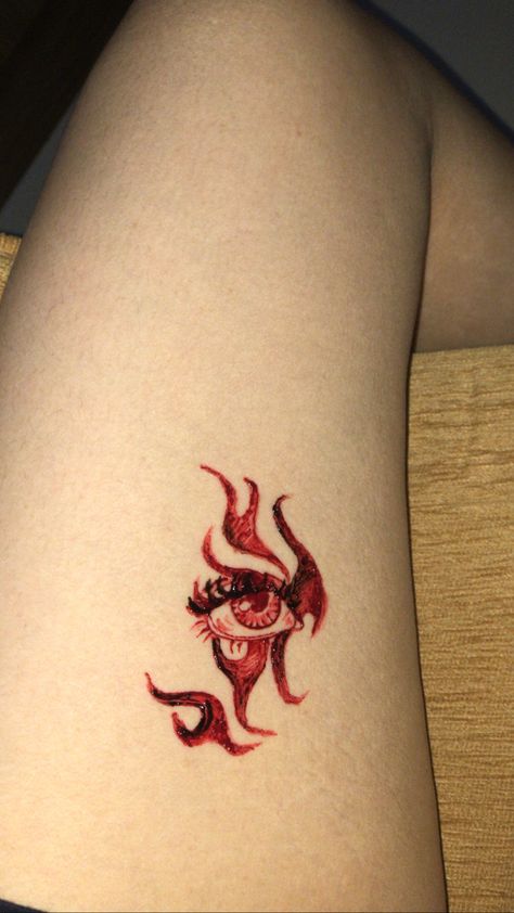 red eye with flames Red Henna Tattoo, Tattoo Fire, Flame Tattoo, Red Henna, Fire Eyes, Flame Tattoos, Red Eye, Red Eyes, Henna Tattoo