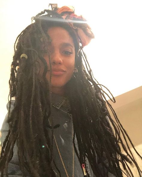 Freema Agyeman sur Instagram : #mondaymusings • INTERVIEWER : Do you make a lot of money out of your music? BOB MARLEY : Money? I mean, what is, how much is a lotta money… Freema Agyeman, Bob Marley Music, A Lot Of Money, Heaven Sent, Bob Marley, Protective Styles, Your Music, Interview, Dreadlocks