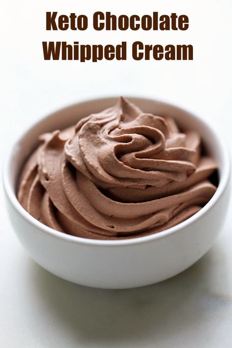 Whip Cream Keto Dessert, Keto Cool Whip Recipes, Healthy Whipped Cream Desserts, Keto Whipped Cream Recipe, Keto Whipped Cream Dessert, Chocolate Whip Cream, Keto Frosting, Dolce Poche Calorie, Keto Whipped Cream