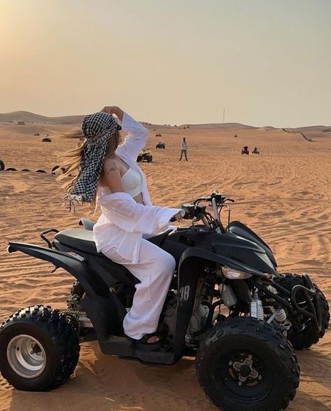 I LOVE DUBAI ❤️‍🔥🏝️ #desert #dubai #journey Sahara Desert Outfit, Dubai Desert Outfit, I Love Dubai, Morocco Travel Outfit, Desert Outfit Ideas, Dubai Fashion Women, Egypt Outfits, Desert Photoshoot Ideas, Dubai Photoshoot