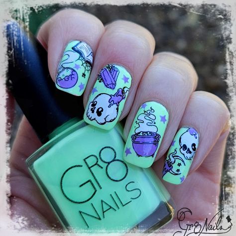 Polish: Gr8Nails "Spring Green" Stamping Polish: Maniology "Monarch Dreams" and MDU "Black" & "White" Nail Stamping Plate: Clear Jelly Stamper "CjSH-93" & "CjSH-74" Nail Art inspired by @enchantednailsbykellie Halloween Nail Design, Nail Stamping Plates, White Nail, Halloween Nail Designs, Halloween Nail, Stamping Plates, Nail Stamping, Spring Green, Halloween Nails